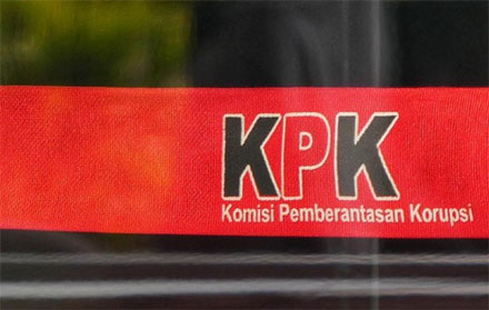 KPK menduga Wakil Sekretaris Jenderal GP Ansor Syarif Hamzah Asyathry mengetahui aliran uang terkait dugaan korupsi kuota haji tambahan. CNN Indonesia