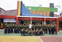 ombongan santri Pondok Pesantren Kauman Muhammadiyah Padang Panjang siap menuju Malaysia.
