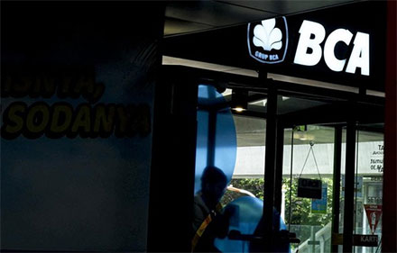 Pihak BCA membenarkan terjadi gangguan pada aplikasi MyBCA dan BCA Mobile. Hal itu tengah dalam penanganan analis internal. (Foto: CNN Indonesia)
