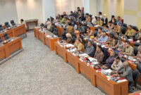 Banggar DPR RI, Menkeu Purbaya Yudhi Sadewa, Gubernur BI Perry Warjiyo, dan perwakilan Bappenas saat Rapat Kerja (Raker) di Gedung DPR RI, Jakarta, Kamis (18/09/2025). Sumber : Antara
