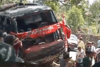 Tangkapan layar rombongan bus karyawan RSBS Jember yang kecelakaan di lereng Gunung Bromo di Kecamatan Sukapura, Probolinggo, Minggu (14/9/2025)

