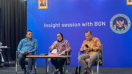 Wakil Kepala BGN, Nanik S. Deyang (tengah) di Kantor Badan Gizi Nasional, Jakarta Pusat, Jumat (26/9). Sumber : tvOnenews.com