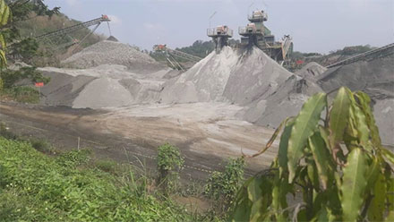 Aktivitas tambang di Parungpanjang. Foto: kumparan
