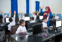 ilustrasi siswa SD, Ilustrasi siswa siap belajar dari rumah. (iStock/Muhammad Hudari)