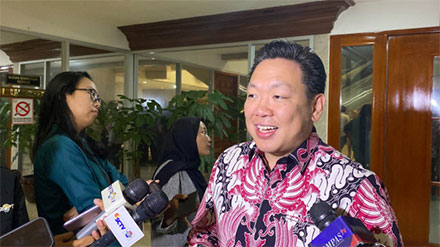 Charles Honoris di Gedung DPR, Jakarta Pusat, Senin (22/9/2025). Sumber : tvOnenews/Syifa Aulia