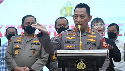 Kapolri Jenderal Listyo Sigit Prabowo menunjuk Kombes Budi Hermanto untuk mengemban jabatan Kabid Humas Polda Metro Jaya. ANTARA FOTO/Akbar Nugroho Gumay
