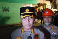 Kabid Humas Polda Jatim, Kombes Pol Jules Abraham Abast di Ponpes Al-Khoziny, Kecamatan Buduran, Kabupaten Sidoarjo, Senin (29/9/2025). Foto: Farusma Okta Verdian/kumparan
