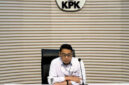 Pelaksana Tugas Deputi Penindakan dan Eksekusi Komisi Pemberantasan Korupsi Asep Guntur Rahayu memberikan keterangan di Gedung Merah Putih KPK, Jakarta, Kamis (25/9). Sumber : Antara