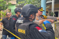 Foto: Tim Gegana Brimob Polda Metro Jaya olah TKP ledakan di Pamulang, Tangsel. (dok. Istimewa)
