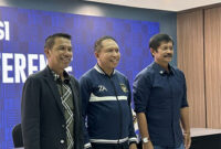 Waketum PSSI Zainuddin Amali, Sekjen PSSI Yunus Nusi, Pelatih Timnas U-23 SEA Games 2025 Indra Sjafri (Foto: Mercy Raya/detikcom)