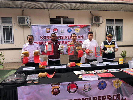 Pemusnahan barang bukti shabu yang dilakukan oleh Polda Kalbar. Foto: Ade Mirza/ Hi!Pontianak
