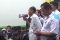 Alumni SMK Pasundan 2 Bandung Marah Besar, Geruduk Bekas Sekolahnya Gara-Gara Oknum Guru Cabul Diduga Lecehkan 41 Siswi Sumber : Tangkapan layar tvOne