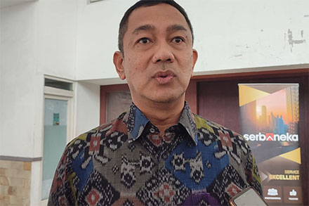 Kepala Lembaga Kebijakan Pengadaan Barang/Jasa Pemerintah Hendrar Prihadi saat memberikan keterangan,