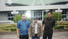 Dari kiri ke kanan Mardizal Sumara (Harian Singgalang), Wirdianto (Harian Jambi Ekpres) dan Amirsyam (Humas Kabupaten Kerinci).