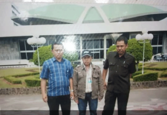 Dari kiri ke kanan Mardizal Sumara (Harian Singgalang), Wirdianto (Harian Jambi Ekpres) dan Amirsyam (Humas Kabupaten Kerinci).