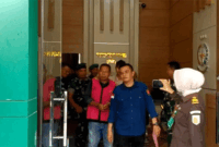 Kades Muara Emat Jasman digiring petugas Kejaksaan.