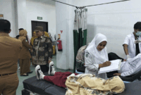 Sejumlah korban dugaan keracunan MBG mendapat rawatan di RSUD Padang Panjang.