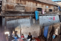 Rumah Abdul Gani hampir roboh di Desa Pendung Hiang. (Foto;DOk: SignalBerita)