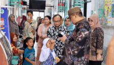 Peserta fasilitasi Program Keluarga Berencana dan Kesehatan Produksi di Padang Panjang.