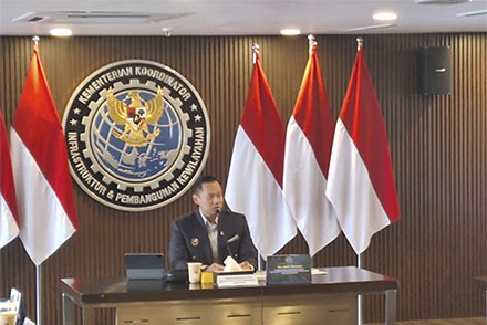 Menko Bidang Infrastruktur dan Kewilayahan (IPK) Agus Harimurti Yudhoyono (AHY) saat membuka rapat koordinasi di Kantor Kementerian IPK, Jakarta Pusat pada Senin (6/10/2025). Foto: Argya D. Maheswara/kumparan