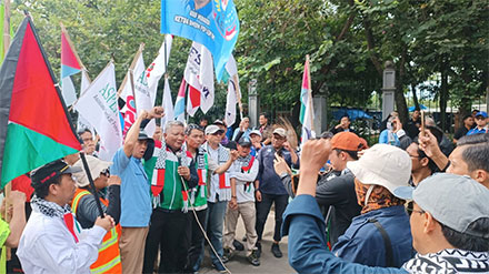 Buruh dan Ojol Geruduk Kedubes AS Sumber : Istimewa
