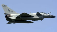 Pesawat Jet Tempur Chengdu J-10C. Foto: rehan waheed/Shutterstock
