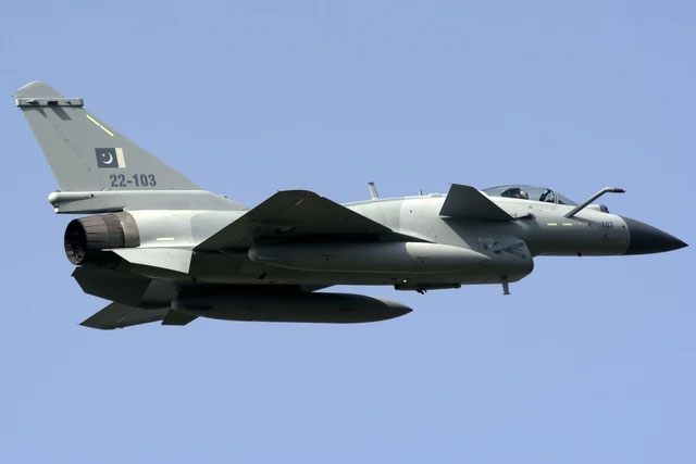 Pesawat Jet Tempur Chengdu J-10C. Foto: rehan waheed/Shutterstock
