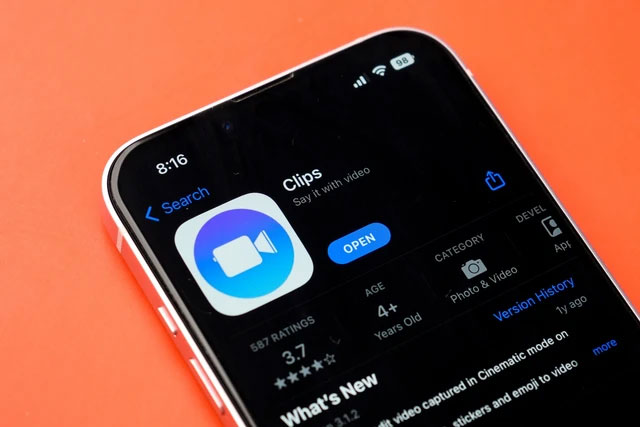 Ilustrasi aplikasi edit video Clips di Apple App Store. Foto: Shutterstock
