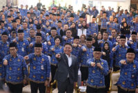 Gubernur Sumsel Herman Deru bersama Kepala BKN sekaligus Ketua Umum Dewan Pengurus Korpri Nasional (DPKN), Prof. Dr. Zudan Arif Fakrulloh dalam kegiatan Rakernas Korpri 2025. Foto : Humas Pemprov Sumsel

