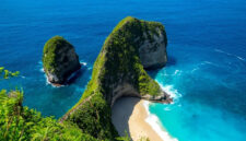 Pantai Kelingking di Nusa Penida. Foto: Shutterstock