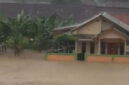 Hujan deras yang mengguyur wilayah Kecamatan Cisolok, Kabupaten Sukabumi, pada Senin (27/10) sore, mengakibatkan terjadinya banjir.  Foto: Dok. Istimewa