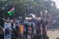 Massa Aksi bela Palestina di depan Kedubes AS, Jakarta Pusat, Minggu (26/10). Foto: Zamachsyari/kumparan