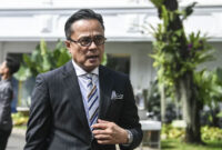 Chief Operating Officer (COO) Badan Pengelola Investasi Daya Anagata Nusantara (BPI Danantara) Dony Oskaria berjalan untuk bertemu dengan Presiden Prabowo Subianto di kompleks Istana Kepresidenan, Jakarta, Selasa (20/5/2025). Foto: Hafidz Mubarak A/ANTARA FOTO