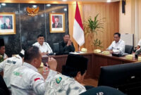 Wakil Menteri Sekretariat Negara (Wamensesneg) Juri Ardiantoro menerima perwakilan organisasi guru madrasah di Kantor Kementerian Sekretariat Negara, Jakarta, Kamis (30/10/2025).  Foto: Zamachsyari/kumparan