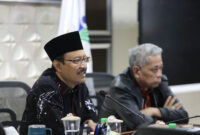 Menteri Sosial Saifullah Yusuf (Gus Ipul), Wakil Menteri Sosial Agus Jabo Priyono gelar rapat secara daring bersama para Kepala Sekolah Rakyat, Selasa (14/10/2025). Foto: Kemensos RI