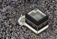Jamaah haji dari berbagai negara melakukan Tawaf di Masjidil Haram, Makkah, Arab Saudi, Minggu (15/6/2025). Foto: Andika Wahyu/ANTARA FOTO
