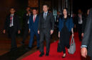 PM Singapura Lawrence Wong bersama istrinya Loo Tze Lui tiba untuk menghadiri Konferensi Tingkat Tinggi (KTT) ke-47 ASEAN di Kuala Lumpur, Malaysia, Sabtu (25/10/2025). Foto: X/@kpkt_gov
