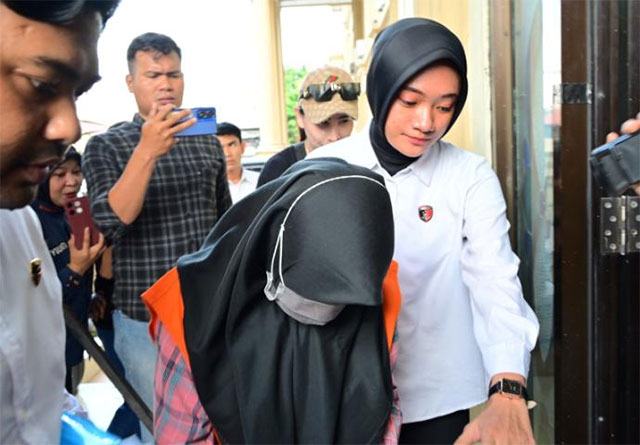 Rafina Salsabila, mantan pegawai Bank Jambi, di persidangan pembobolan rekening. Sumber gambar: jambilink.id