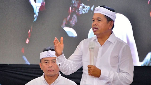 Gubernur Jabar Dedi Mulyadi menghadiri Rapat Koordinasi (Rakor) Ketenagakerjaan di Gedung Sigrong Bale Sri Baduga, Kabupaten Purwakarta, Selasa (14/10/2025). Foto: Pemprov Jawa Barat