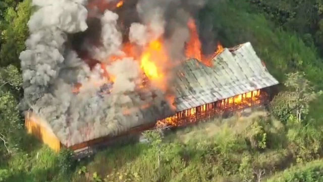Rekaman drone Satgas Damai Cartenz saat terlibat baku tembak dengan KKB di Desa Sopamikma, Distrik Kiwirok, Kabupaten Pegunungan Bintang. Foto: Dok. Istimewa
