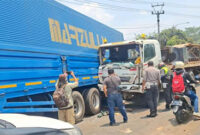 Kondisi kendaraan yang terlibat kecelakaan di jalan raya ruas Sukabumi-Bogor, tepatnya di wilayah Pamuruyan, Kecamatan Cibadak, Kabupaten Sukabumi, Selasa (7/10/2025).  Foto: Dok. kumparan