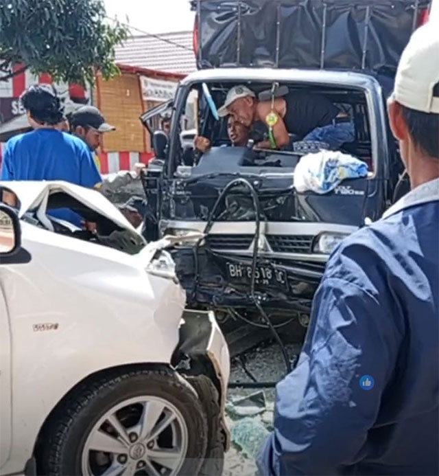 kecelakaan avanza vs L300 di siulak
foto. dok: istimewa