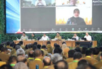 Mendagri Tito Karnavian memimpin pada rakor soal pengendalian inflasi daerah di Balairung Rudini, Kampus IPDN Jatinangor, Kabupaten Sumedang, Jawa Barat, Senin (27/10/2025). Foto: Kemendag RI
