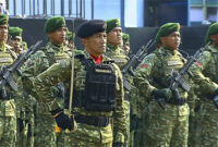 Pasukan upacara peringatan Hari Ulang Tahun (HUT) ke-80 Tentara Nasional Indonesia (TNI) di Lapangan Silang Monumen Nasional (Monas), Jakarta Pusat, Minggu (5/10/2025). Foto: YouTube/ Puspen TNI  
