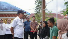 Wakil Menteri Sosial Agus Jabo Priyono mengunjungi Sekolah Rakyat Menengah Atas (SRMA) 43 Magelang, Jawa Tengah. Foto: Kemensos RI