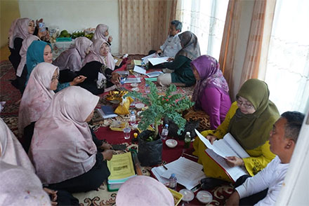 Kelompok Wanita Tani (KWT) Sakinah ketika dinilai tim dari provinsi.