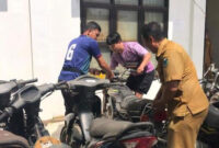 LELANG ASET - Pemkab Batang Hari, Jambi berhasil mencapai kesuksesan dalam pelaksanaan lelang barang milik daerah tahun ini. 
Artikel ini telah tayang di TribunJambi.com dengan judul Lelang Aset Daerah Batang Hari Jambi Capai Rp840 Juta, 50 Unit Terjual, https://jambi.tribunnews.com/jambi/1179491/lelang-aset-daerah-batang-hari-jambi-capai-rp840-juta-50-unit-terjual.
Penulis: Khusnul Khotimah | Editor: Nurlailis
