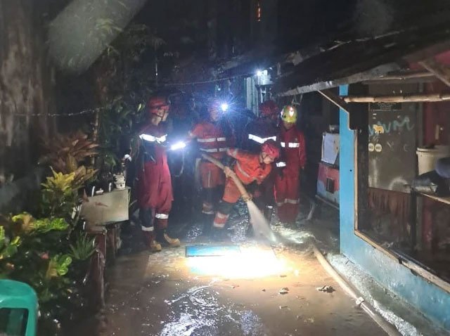 Imbas banjir dan longsor di Kampung Sindang Resmi, Kota Bogor, Senin (27/10/2025). Foto: BPBD Kota Bogor