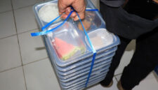 Ilustrasi paket makanan MBG. Foto: Shutterstock