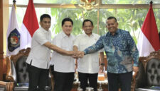 Mendagri Muhammad Tito Karnavian menerima kunjungan Menpora Erick Thohir di Kantor Pusat Kemendagri, Jakarta, Rabu (29/10/2025). Foto: Dok. Kemendagri